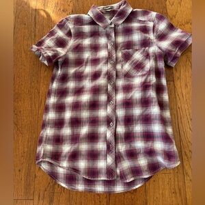 Eddie Bauer "Classic Fit" S Purple/White Plaid Short Sleeve Button Front Shirt